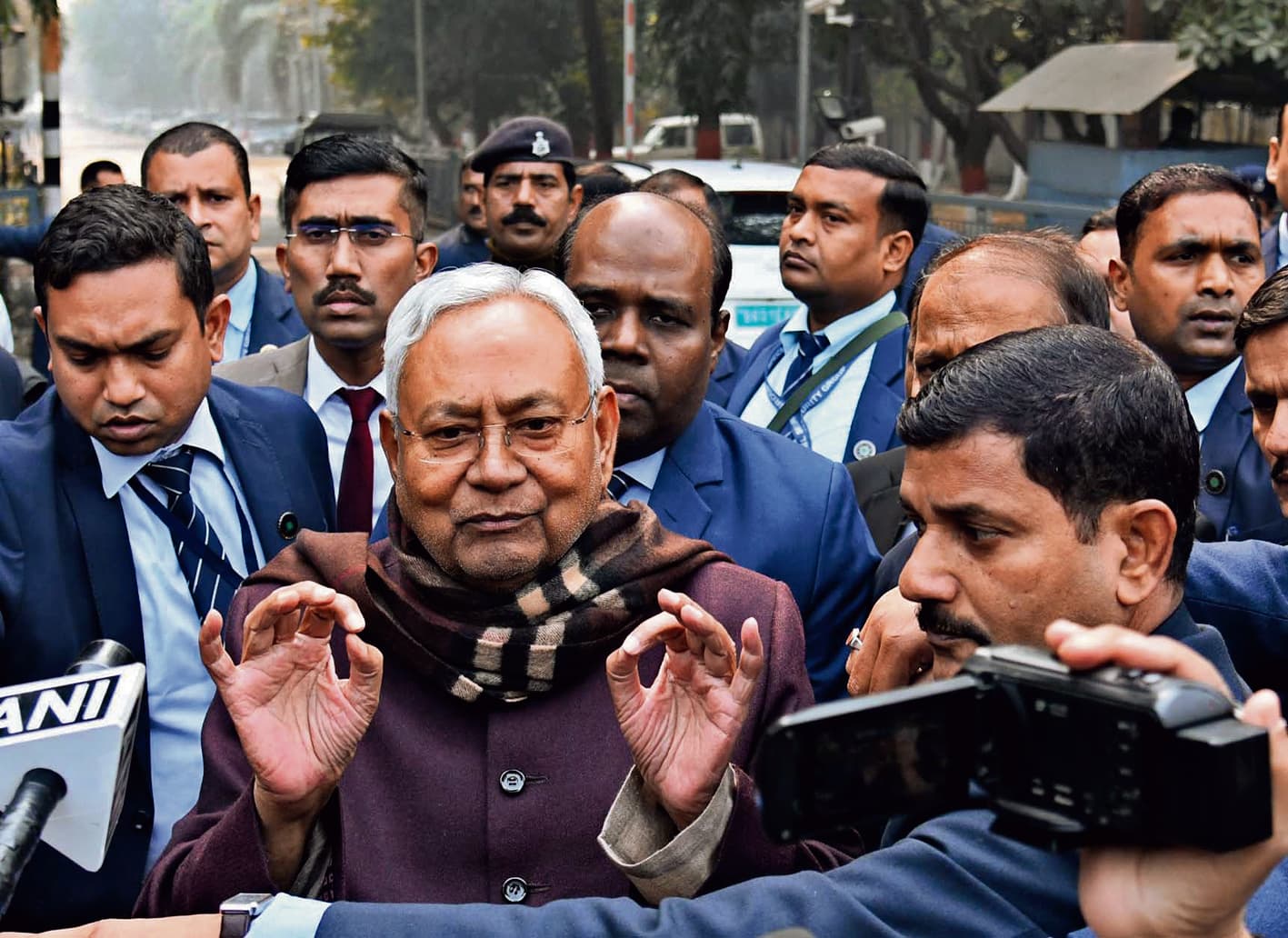 'अभी तो 15 मिनट भी नहीं हुए, शपथ के बाद नीतीश कुमार मफलर लेने दोबारा राजभवन पहुंचे तो चौंक गए राज्यपाल'