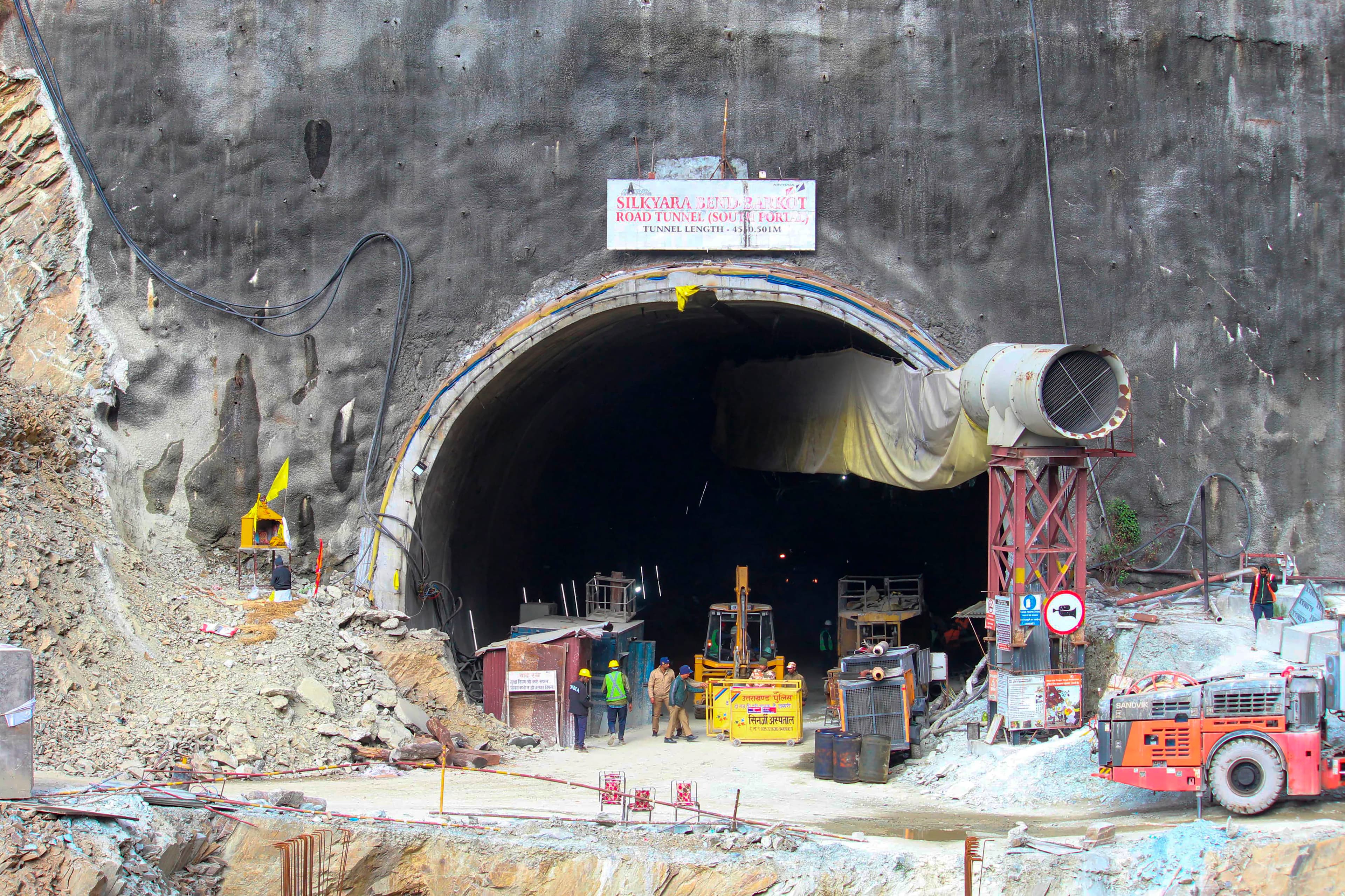 उत्तराखंड सुरंग हादसा: दीपक का चेहरा पिता ने वीडियो कॉल से देखा तो राे पड़े, बिहार में फिर से मनी दिवाली..