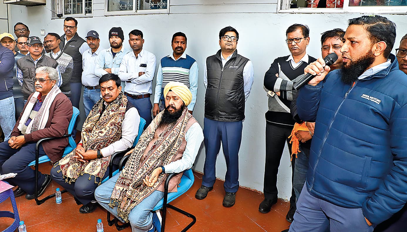 टाटा मोटर्स : 31 तक जारी होगी 900 कर्मियों की पहली सूची, 2700 बाई सिक्स कर्मियों के स्थायीकरण प्रक्रिया शुरू