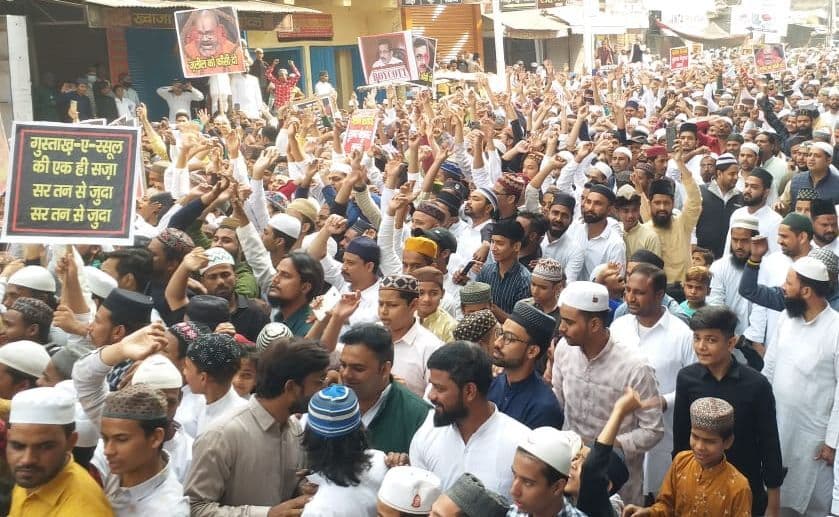 ‍Bareilly News: बरेली में जुमे की नमाज के बाद वसीम रिजवी के खिलाफ प्रदर्शन, सरकार से की कार्रवाई की मांग