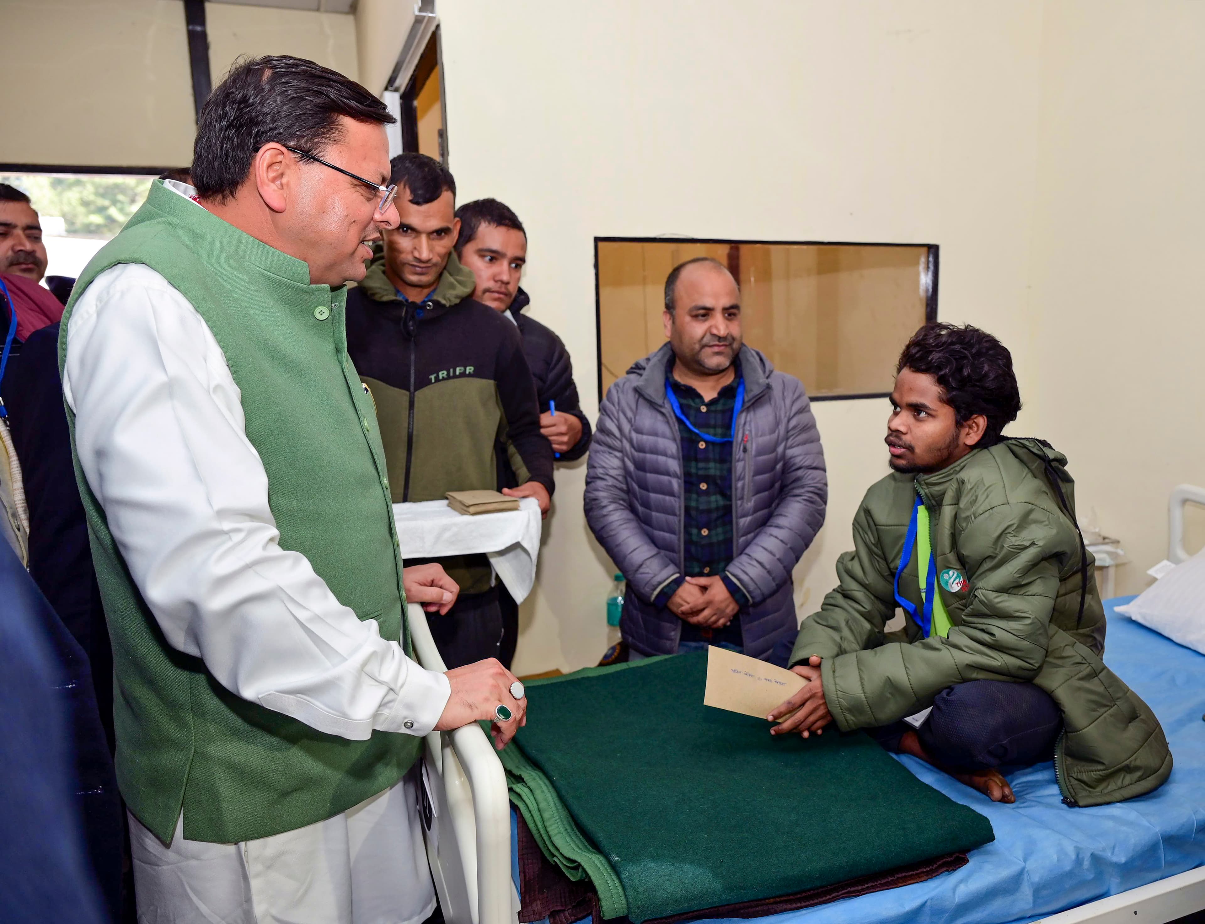 उत्तराखंड सुरंग हादसा: कब अपने घर लौटेंगे सुरंग से निकले मजदूर ? एम्स-ऋषिकेश ने बताया