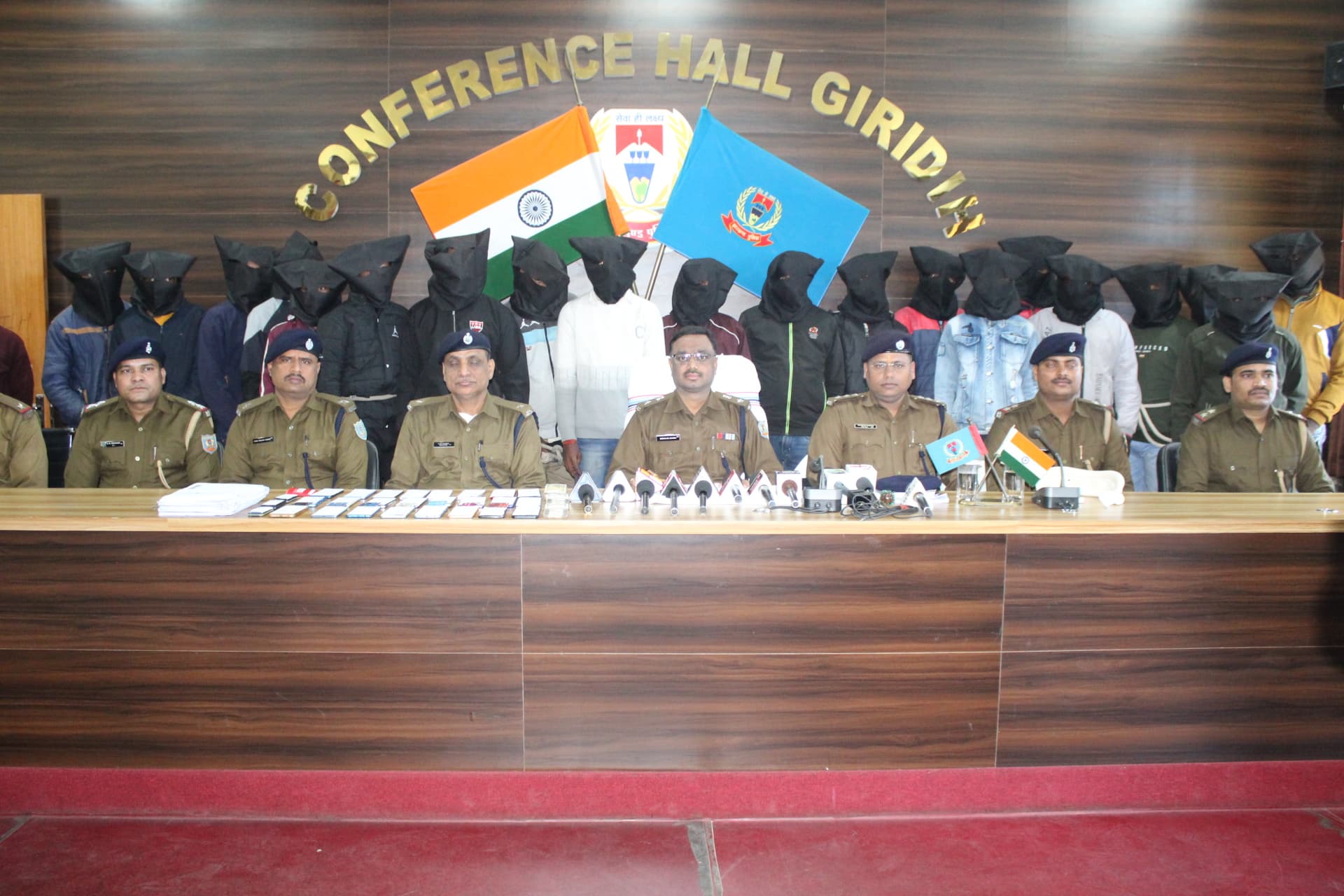 गिरिडीह : साइबर अपराध के खिलाफ अब तक की सबसे बड़ी कार्रवाई, 20 गिरफ्तार