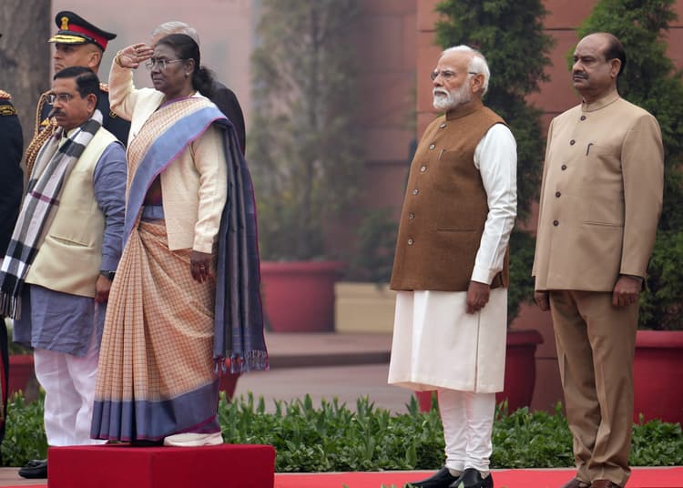 राम मंदिर से लेकर 5वीं सबसे बड़ी अर्थव्यवस्था बनने तक, बोलीं राष्ट्रपति द्रौपदी मुर्मू- एक भारत, श्रेष्ठ भारत