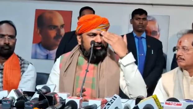 सम्राट चौधरी ने बताया कहां और कैसे खोलेंगे मुरैठा, जानिए किनके चरणों में सौंपेंगे अपनी पगड़ी