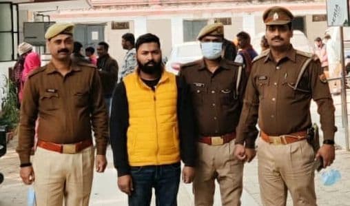 NEET-UG Exam: वाराणसी से आरोपी वीरेंद्र कुमार वर्मा गिरफ्तार, पुलिस ने बरामद किए कई अहम दस्तावेज