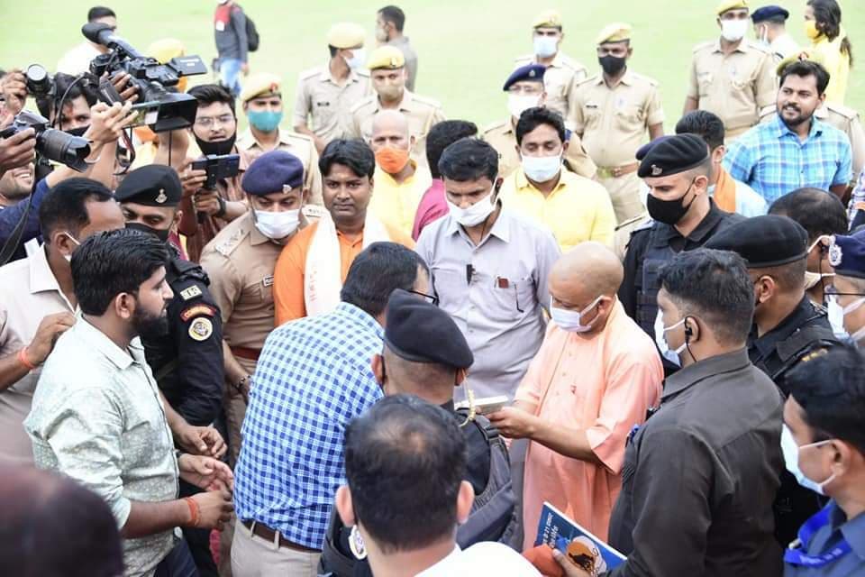 T-20 टूर्नामेंट के विजेताओं को CM योगी ने किया सम्मानित, कहा- ‘आपने दिखाया लक्ष्य प्राप्ति का मार्ग’