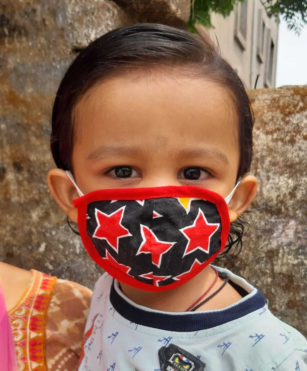 कोरोना से बच्चों को बचाने के लिए मास्क पहनना कितना जरुरी, जानें नयी गाइडलाइंस में क्या है