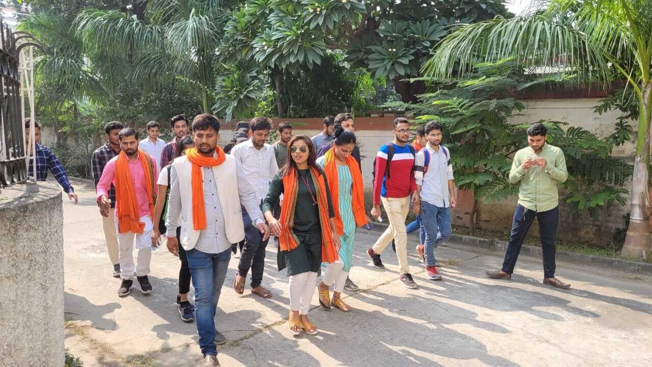 PU Student Election: ABVP ने कॉमर्स कॉलेज में चलाया जनसम्पर्क अभियान, बताई जीत के बाद अपनी प्राथमिकता
