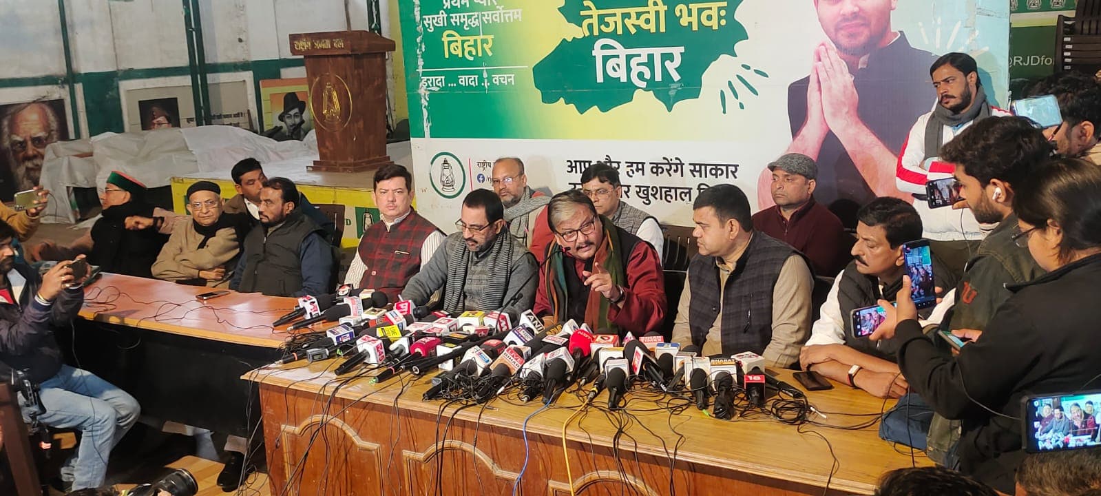 राजद को है स्वास्थ्य विभाग में नियुक्ति प्रक्रिया रोकने का डर, मनोज झा ने नीतीश कुमार से की ये अपील