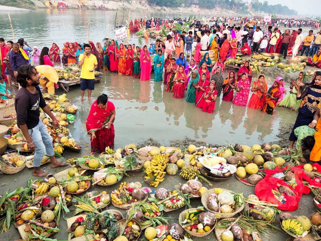Chhath Puja 2020: बिहार में छठ की छठा, तसवीरों में देखें कोरोना काल में कैसे मनाया जा रहा है महापर्व