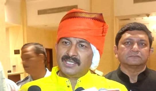 UP Election 2022: पंकज सिंह के लिए प्रचार करने नोएडा पहुंचे मनोज तिवारी का विरोध, जमकर हुई नारेबाजी