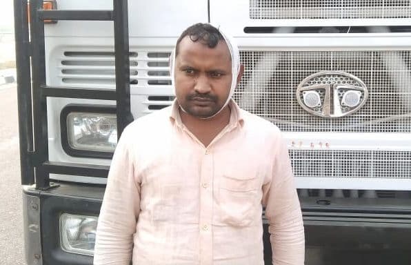 Varanasi News: बाइक सवार लुटेरों ने ट्रक ड्राइवर और खलासी को पीटा, चार हजार रुपए और मोबाइल लेकर फरार