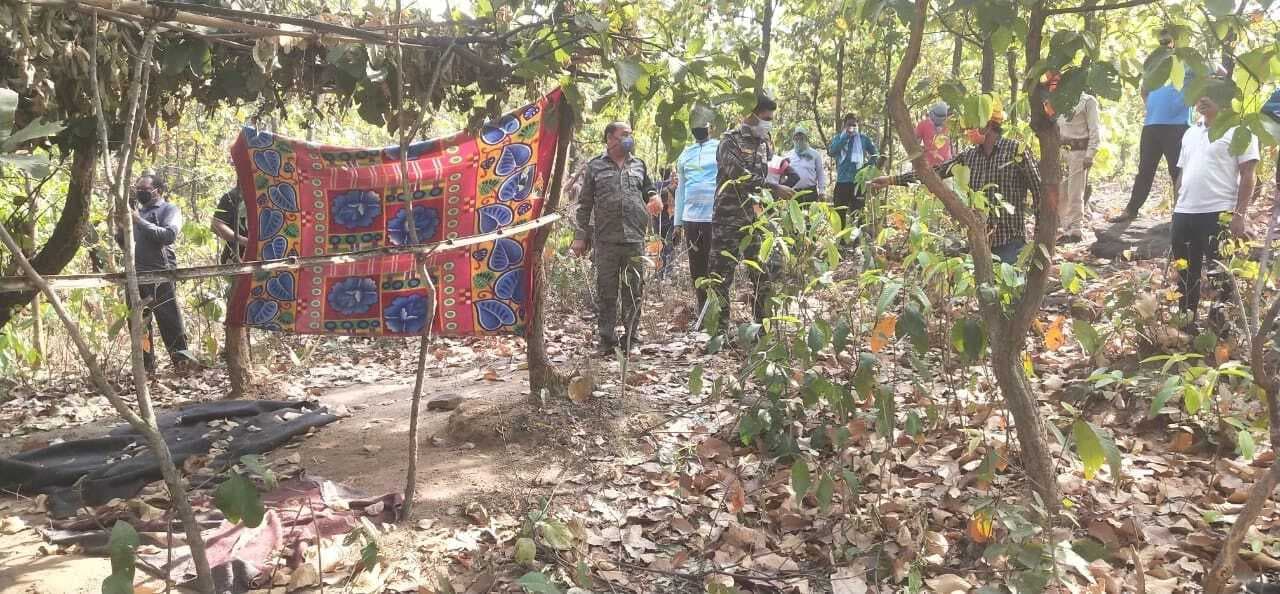 रामगढ़ के जंगल में तब्लीगी जमात के लोगों के छुपे होने की सूचना पर पहुंची पुलिस, खाली झोपड़ी और कंबल मिले