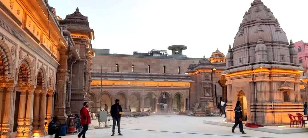 काशी विश्वनाथ कॉरिडोर लोकार्पण की तैयारियां पूरी, फूलों से सजेगा शहर तो 5 लाख दीपक से जगमगाएंगे गंगा घाट