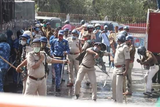 Bihar News: रोजगार की मांग को लेकर वाम कार्यकर्ताओं ने निकाला विधानसभा मार्च, भारी हंगामे के बाद लाठीचार्ज, कई घायल