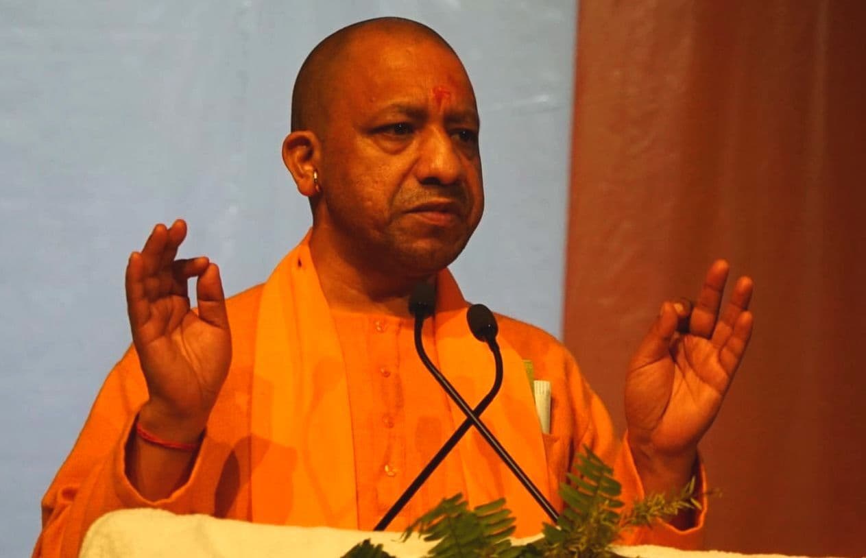 112 के सोशल मीडिया प्लेटफॉर्म व्हाट्सएप पर सीएम योगी को बम से उड़ाने की धमकी, 3 दिन में हमले का किया ऐलान