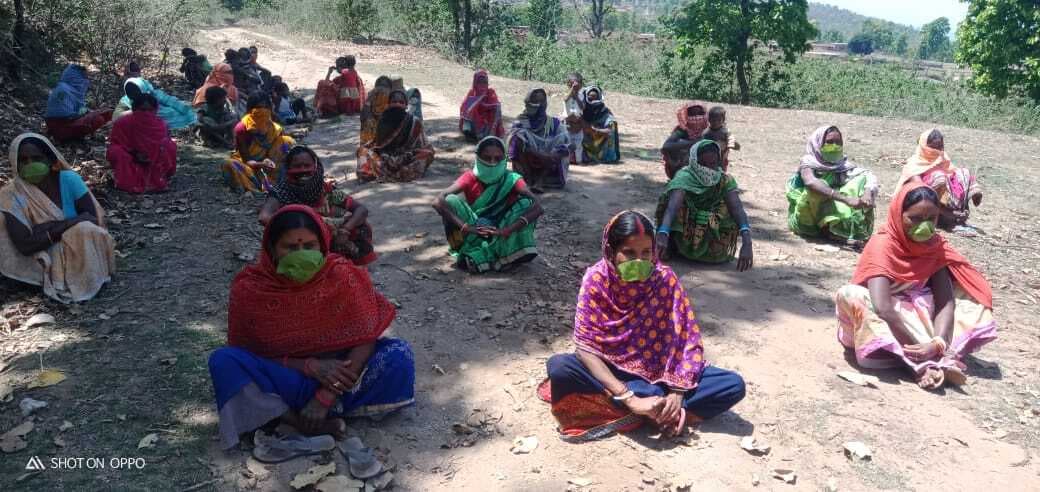 बोकारो के गोमिया में तीन गांव के लोगों ने बैठक कर लॉकडाउन को सख्ती से लागू करने का लिया निर्णय