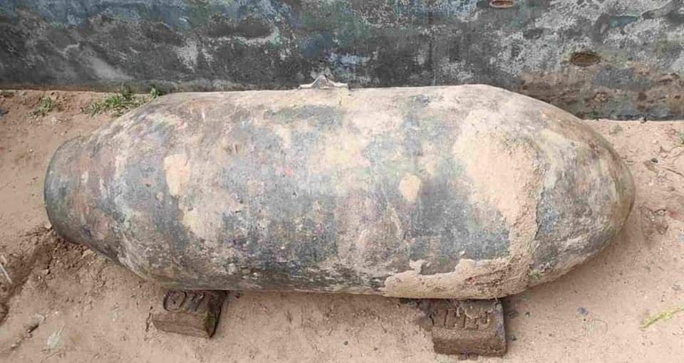बंगाल के बीरभूम में द्वितीय विश्व युद्ध के समय का बम बरामद, इलाके में हड़कंप, सेना कर रही जांच