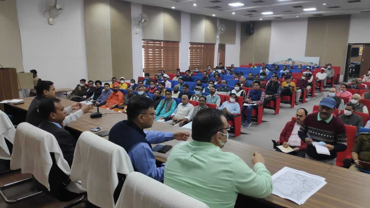 काशी विश्वनाथ कॉरिडोर उद्घाटन: कमिश्नर ने की बैठक, बोले- दुनिया देखेगी ‘दिव्य और भव्य काशी’ का नजारा