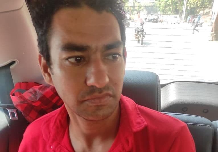 Prayagraj News: शाइन सिटी ग्रुप के डायरेक्टर आसिफ नसीम को लखनऊ क्राइम ब्रांच ने किया गिरफ्तार Prayagraj News: शाइन सिटी ग्रुप के डायरेक्टर आसिफ नसीम को लखनऊ क्राइम ब्रांच ने किया गिरफ्तार