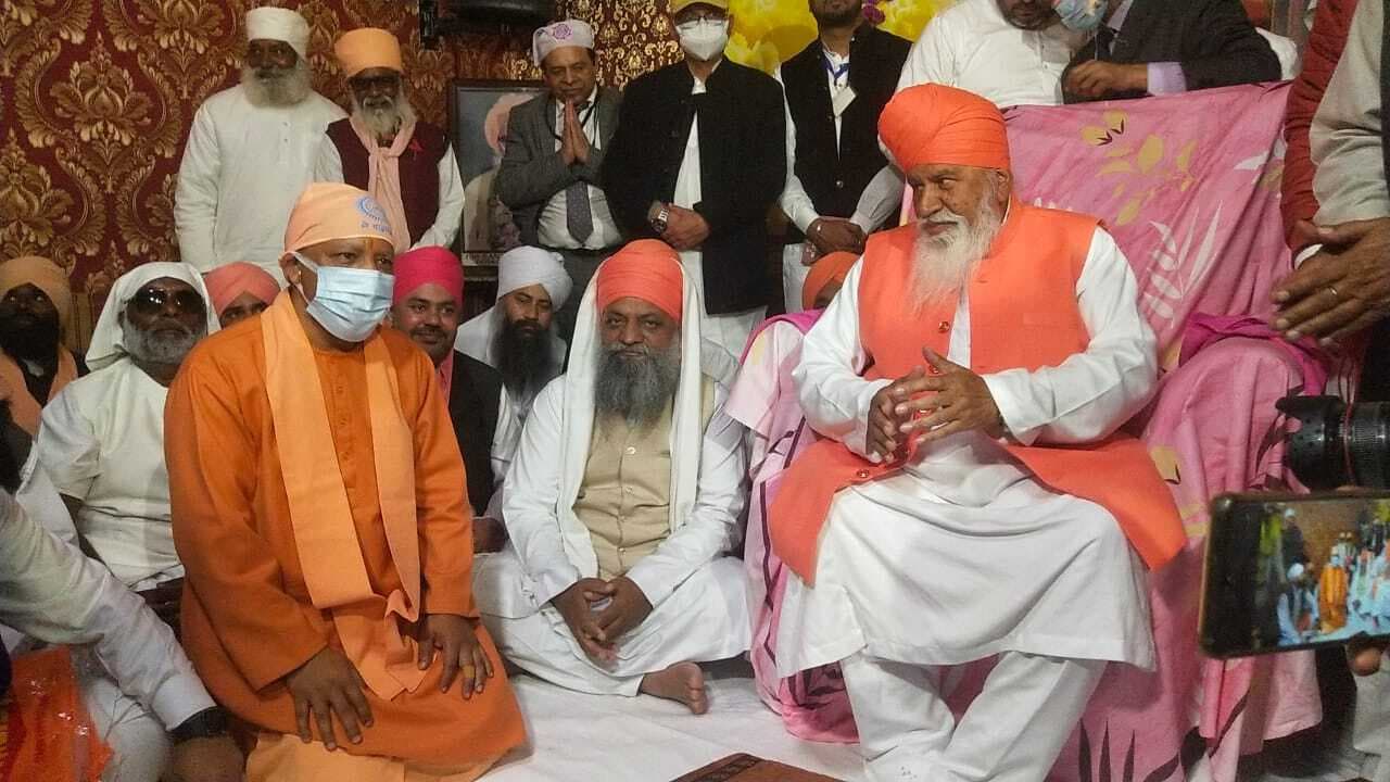 UP Chunav 2022: यूपी चुनाव में दलितों को साधने की कोशिश? रविदास जयंती पर काशी में लगा नेताओं का जमावड़ा
