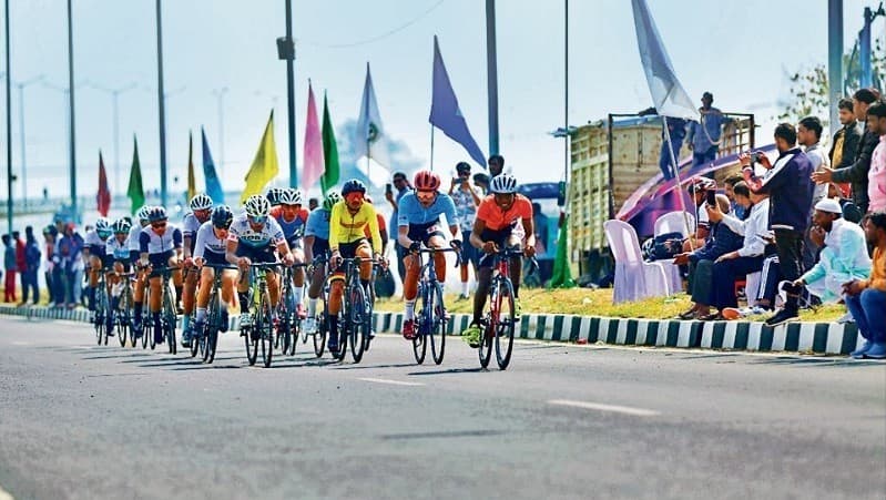 बाहर ट्रेनिंग लेकर पदक जीत रहे हैं झारखंड के साइकिलिस्ट