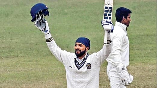 Ranji Trophy: जाधव और पवन के शतकों से महाराष्ट्र की झारखंड पर बढ़त