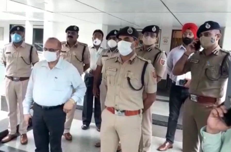 उत्तर बंगाल की सुरक्षा पर नजर, ADG नीरज सिंह की पुलिस आयुक्त, SP और IB ऑफिसर्स के साथ बैठक