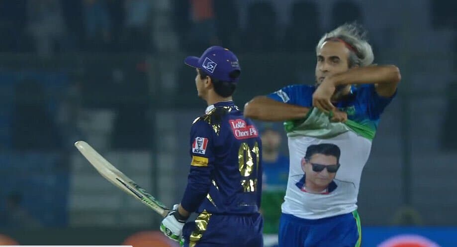 इमरान ताहिर ने विकेट लेने के बाद उतारी अपनी टी-शर्ट, देखकर हैरान हो गये लोग...देखें VIDEO