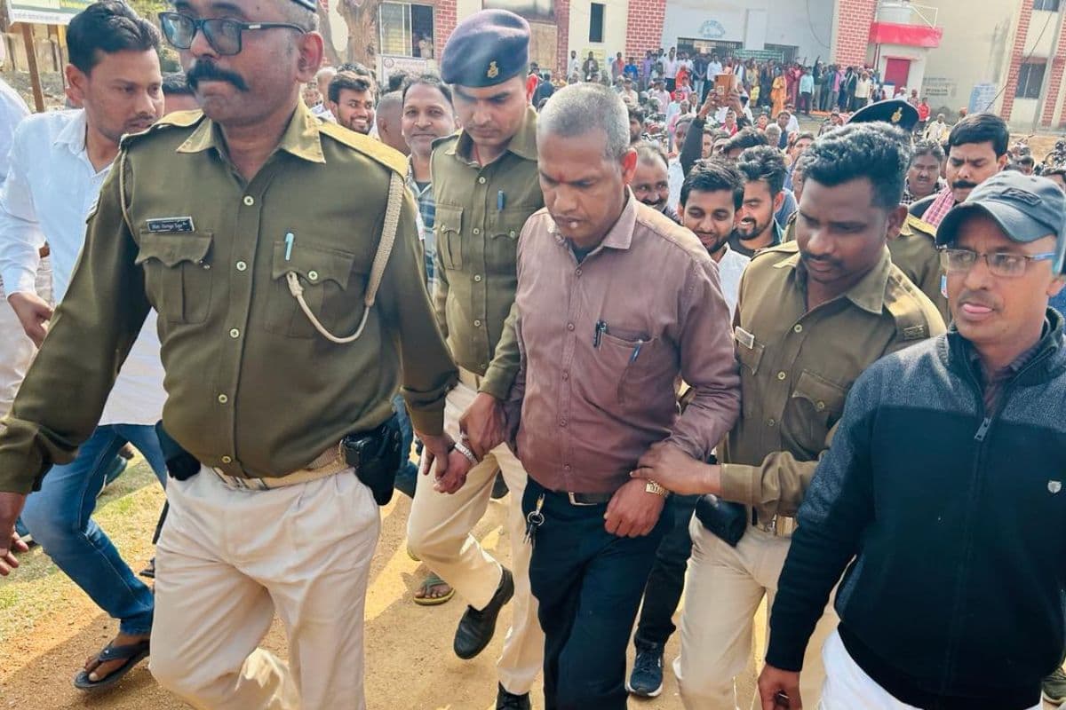 ACB Raid: झारखंड के गिरिडीह से पांच हजार घूस लेते राजस्व कर्मचारी अरेस्ट, म्यूटेशन के एवज में ले रहा था रिश्वत