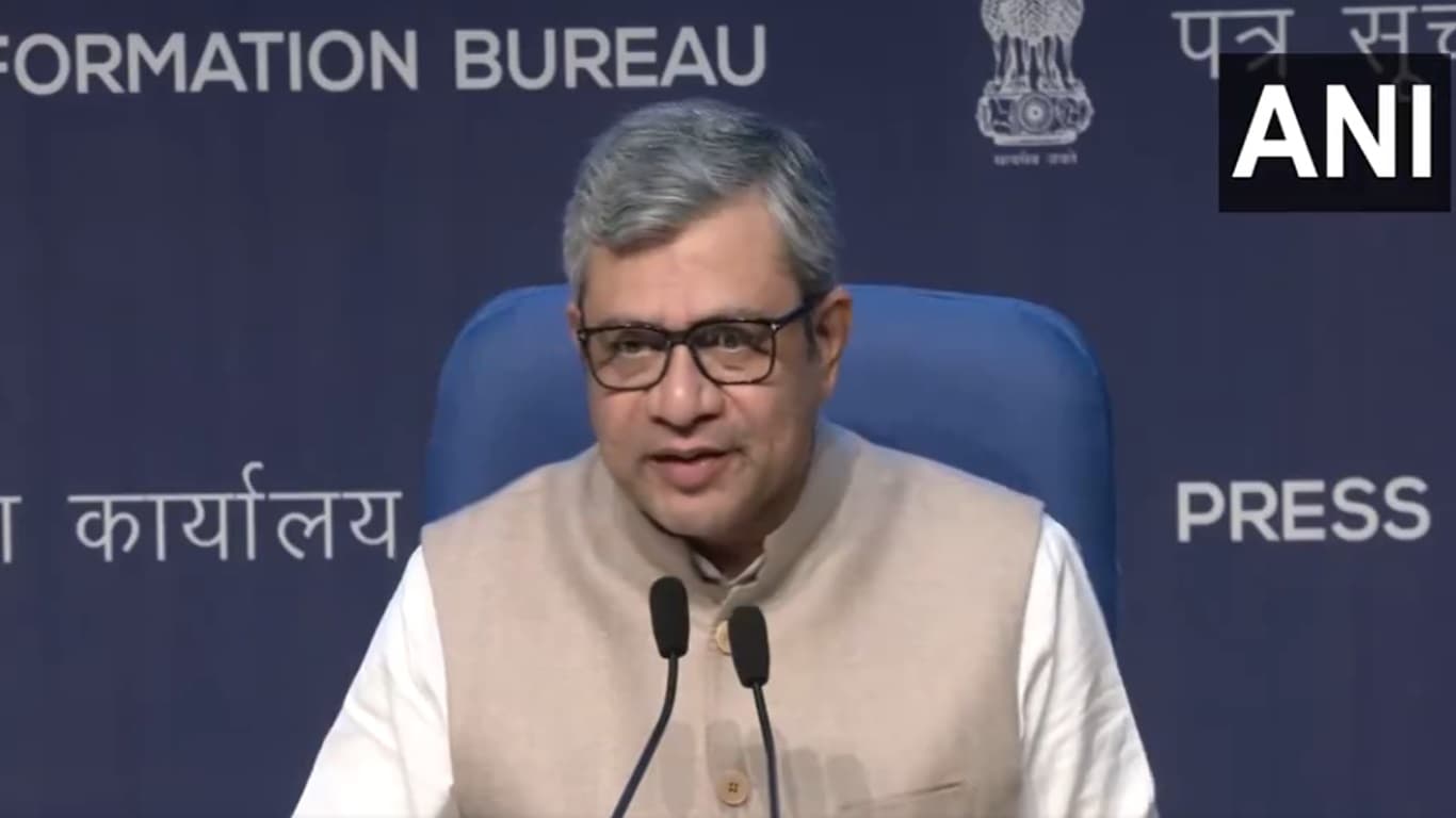 Union Cabinet: मोदी सरकार ने देश में 3 सेमीकंडक्टर संयंत्र लगाने को मंजूरी दी, 100 दिनों में शुरू होगा निर्माण