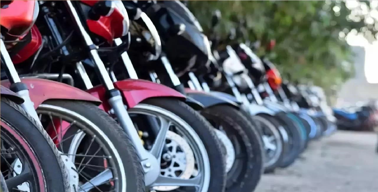 नवंबर में गाड़ियों की बिक्री के टूटे सारे रिकॉर्ड, दोपहिया वाहनों का सबसे अधिक रजिस्ट्रेशन