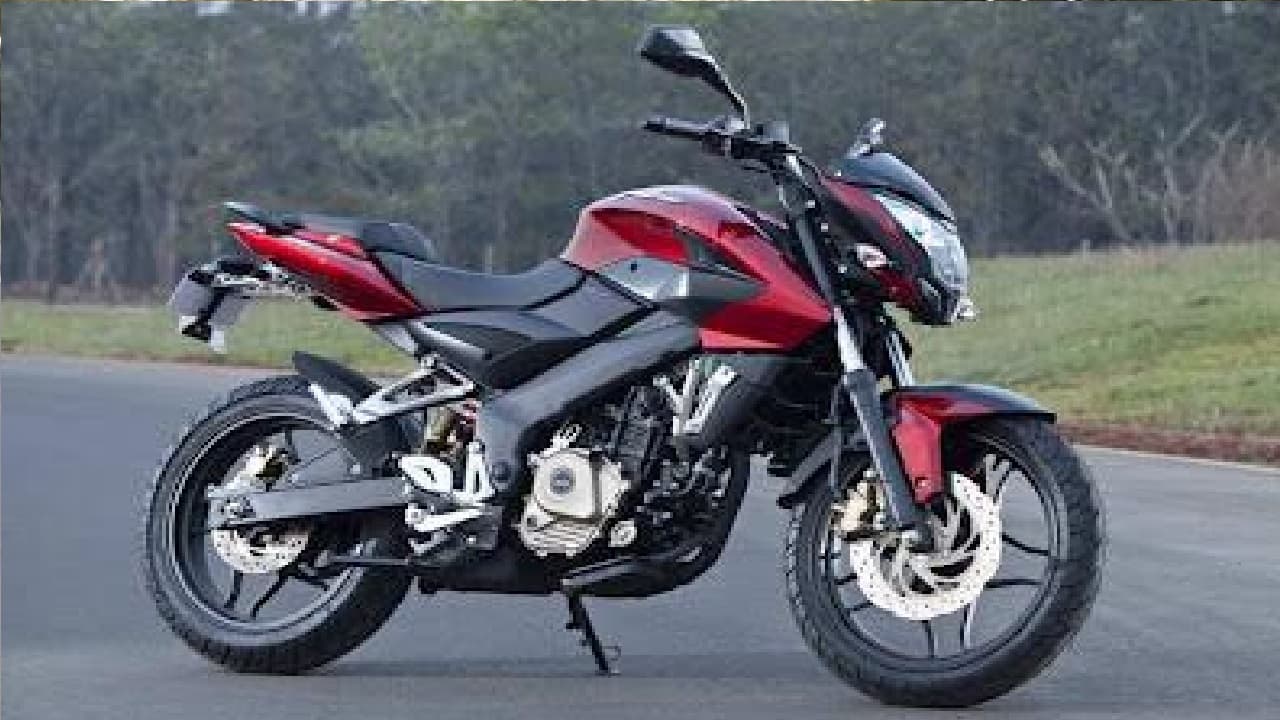 ऊंचे-नीचे रास्तों पर Bajaj Pulsar का बेजोड़ परफॉर्मेंस, Duke और अपाचे के लिए मंजिल अभी दूर
