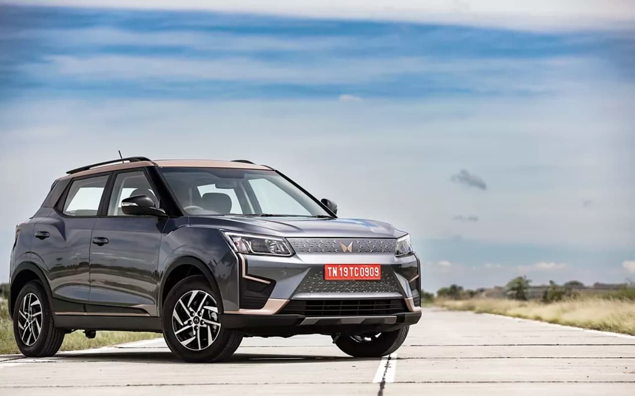 Mahindra XUV 400 EV पर 4.20 लाख तक का डिस्काउंट, Tata Nexon की बढ़ी परेशानी!