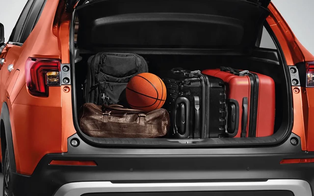 Best Boot Space Cars: सबसे बेहतरीन बूट स्पेस वाली वो कारें, जो आपके सफर को बनाती है और भी आरामदायक
