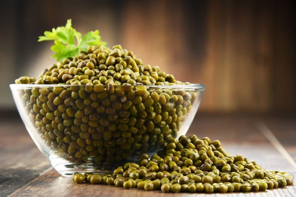 Benefits Of Soaked Moong Dal: कैसे करें भीगी मूंग दाल का सेवन, जानें जानें इसे खाने के फायदे