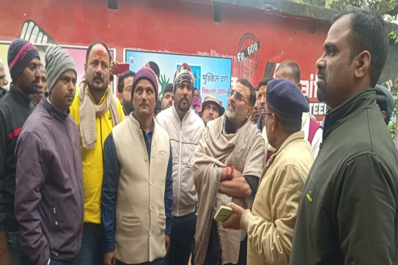 झारखंड: मां-बेटे की गला दबाकर हत्या, सोने-चांदी के जेवरात व एक लाख कैश लेकर भागे अपराधी, जांच में जुटी पुलिस