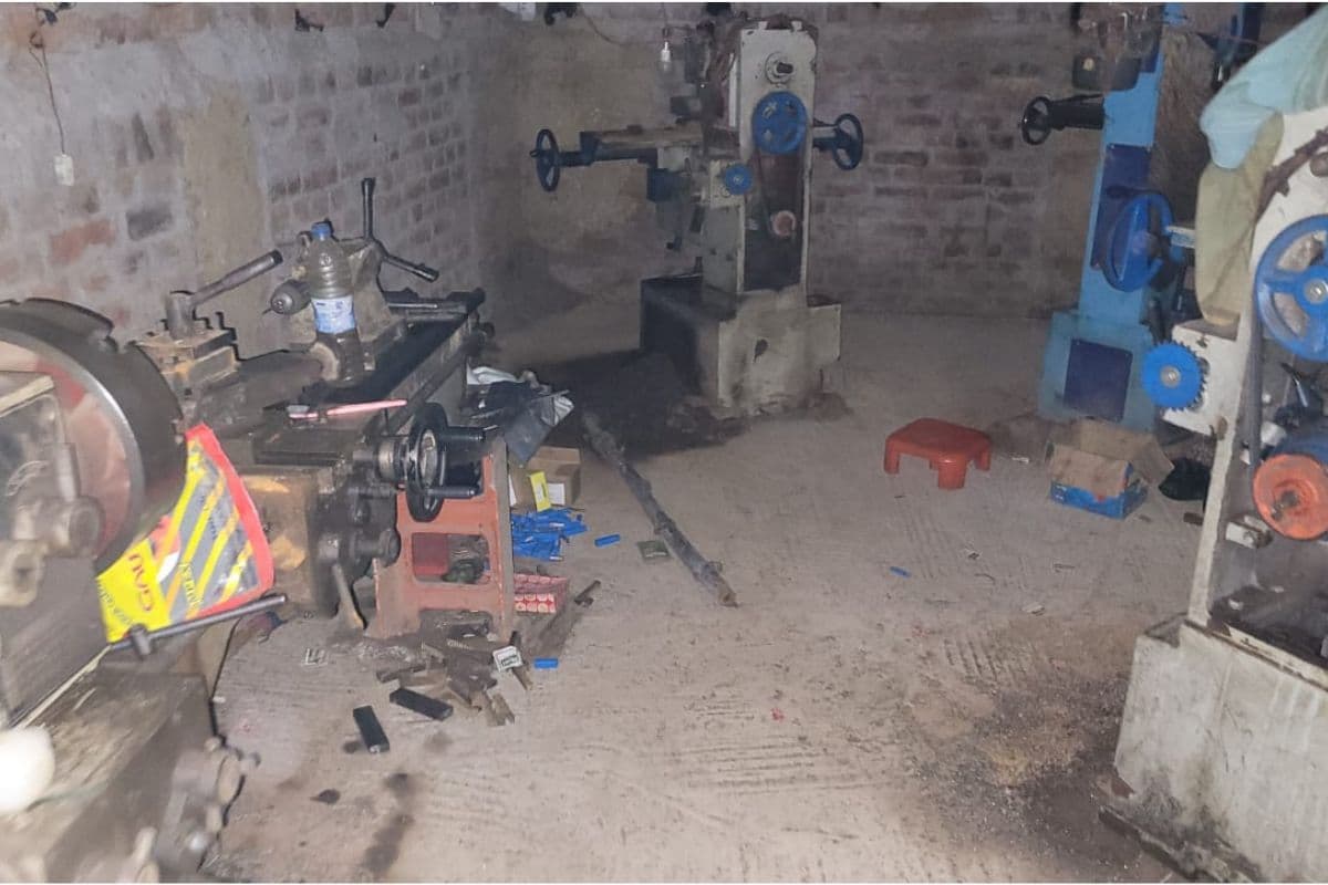 पश्चिम बंगाल : कोलकाता व बिहार एसटीएफ ने चलाया संयुक्त अभियान, अवैध हथियार किया बरामद