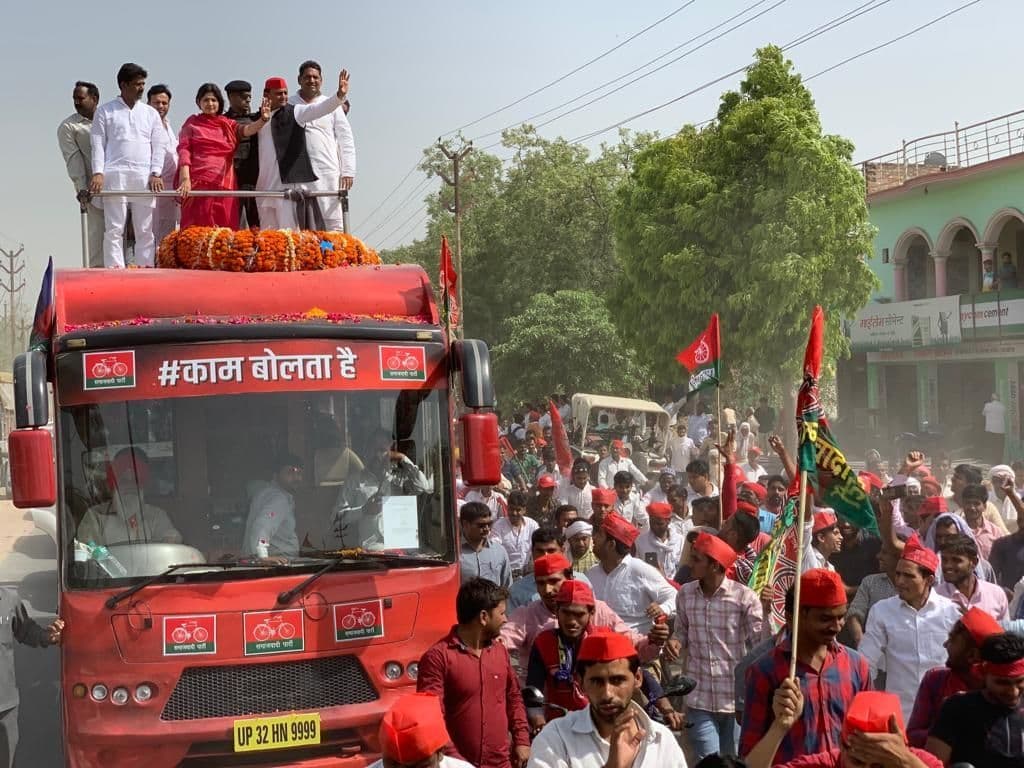 Valentine Special: उत्तर प्रदेश चुनाव में उतरे पांच बड़े चेहरे, जिनकी लव स्टोरी को कहा जाता है परफेक्ट