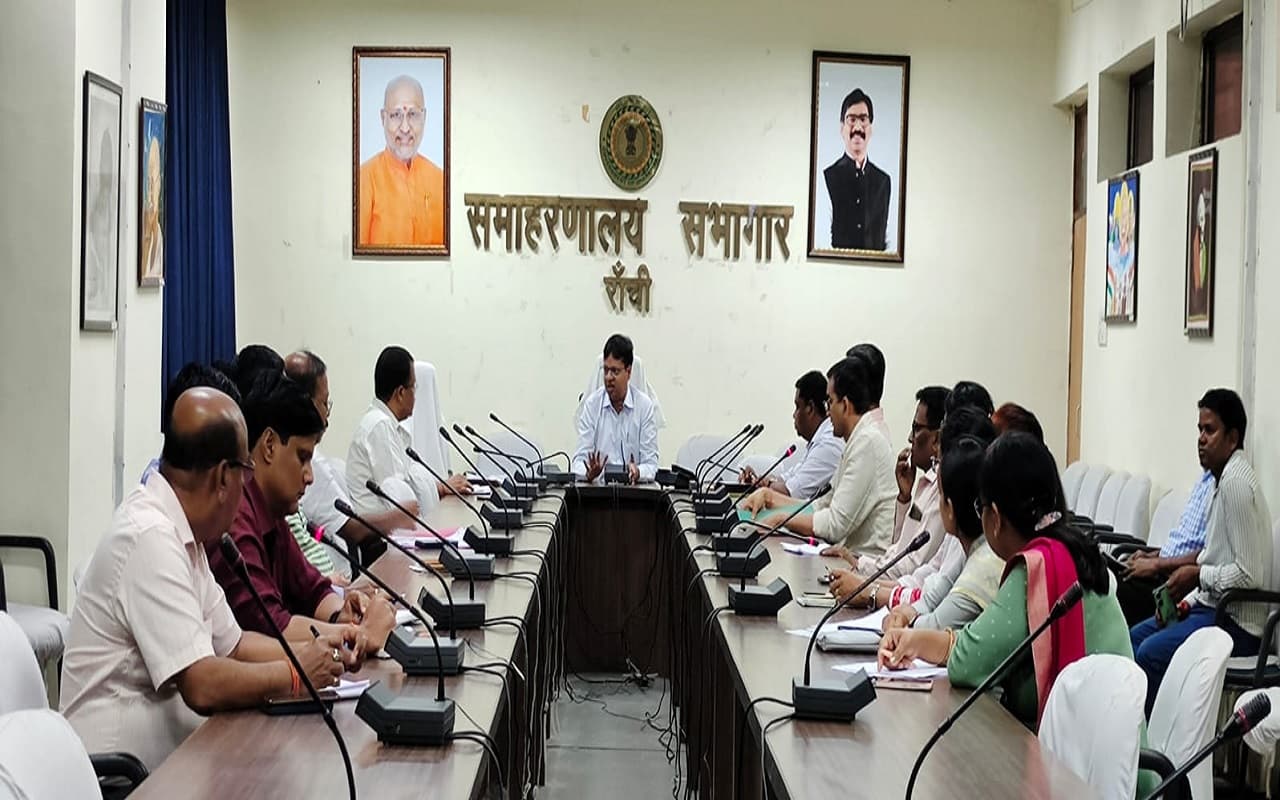 झारखंड: 13 मई को राष्ट्रीय लोक अदालत, डीसी राहुल कुमार सिन्हा ने लंबित मामलों के निबटारे का दिया निर्देश