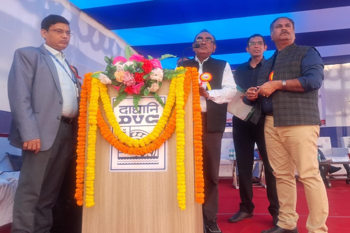 झारखंड: डीवीसी की जन सुनवाई में क्यों भिड़ गए विधायक अमित कुमार यादव व पूर्व विधायक जानकी यादव के समर्थक?