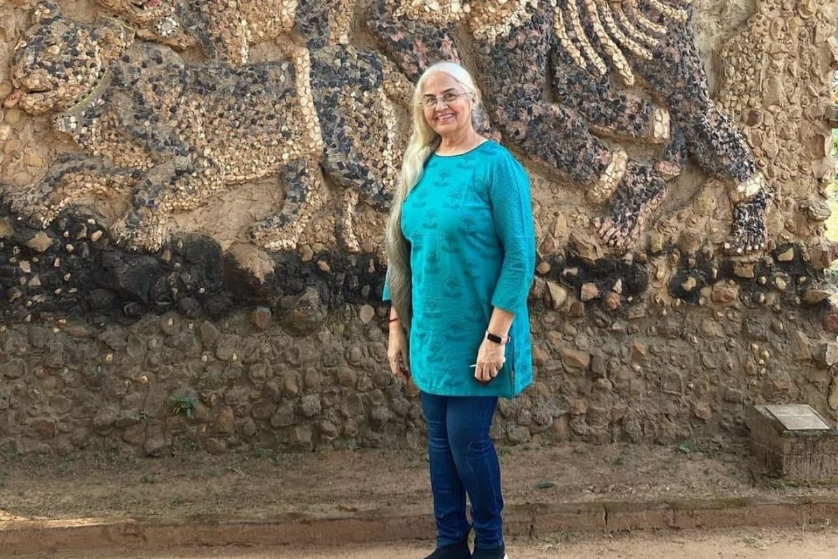 Dancing Dadi: सोशल मीडिया पर लोगों का दिल जीत रही डांसिंग दादी, आईए जानते है कौन है ये?