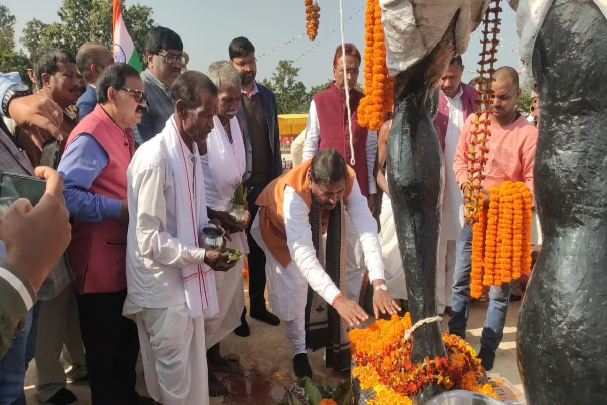 झारखंड: खूंटी के डोंबारी बुरू के शहीदों को श्रद्धांजलि देकर क्या बोले केंद्रीय मंत्री अर्जुन मुंडा?