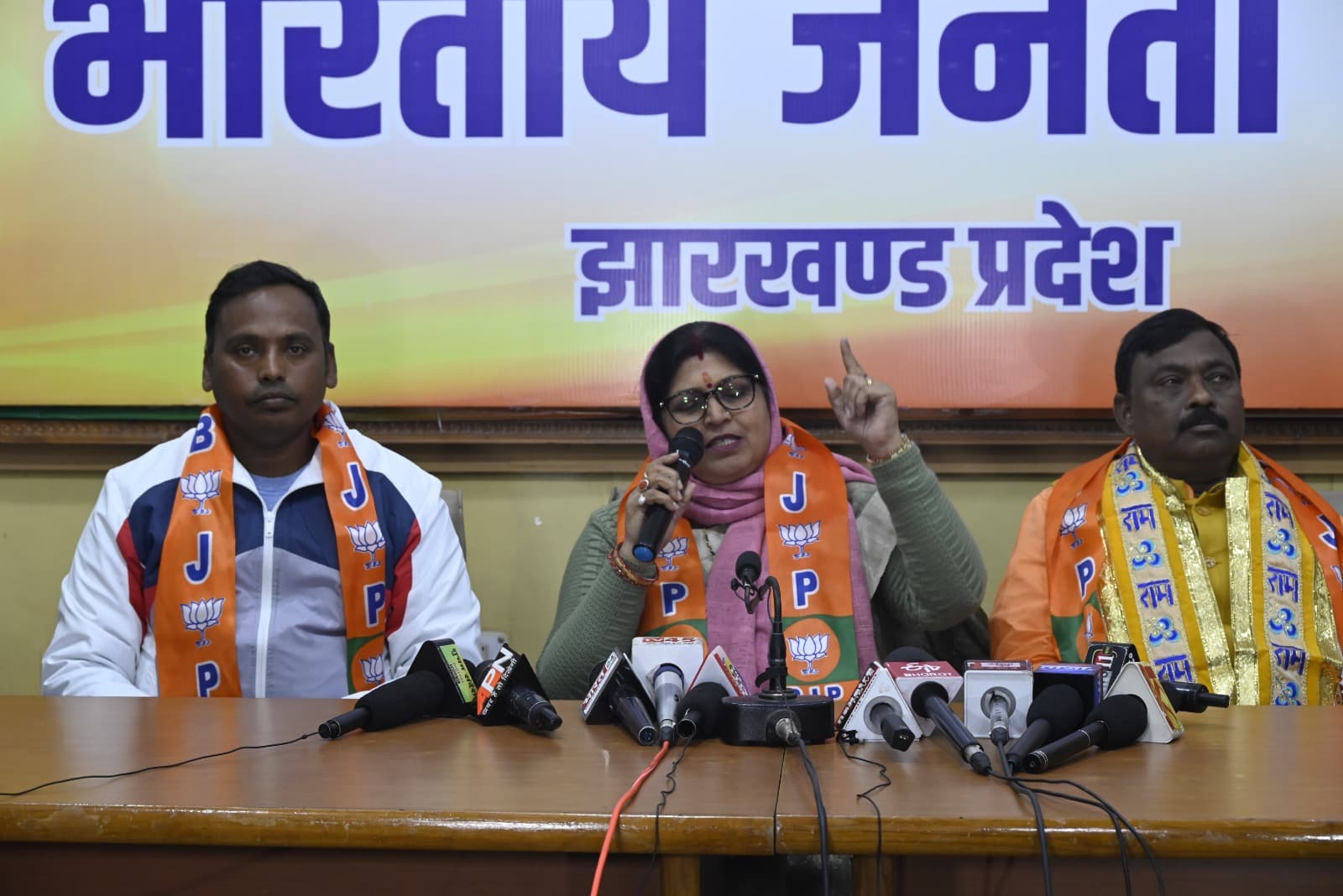 हेमंत सोरेन सरकार पर भाजपा नेता डॉ नीरा यादव ने बोला हमला, कहा- झारखंड के युवाओं को भ्रमित कर रही सरकार