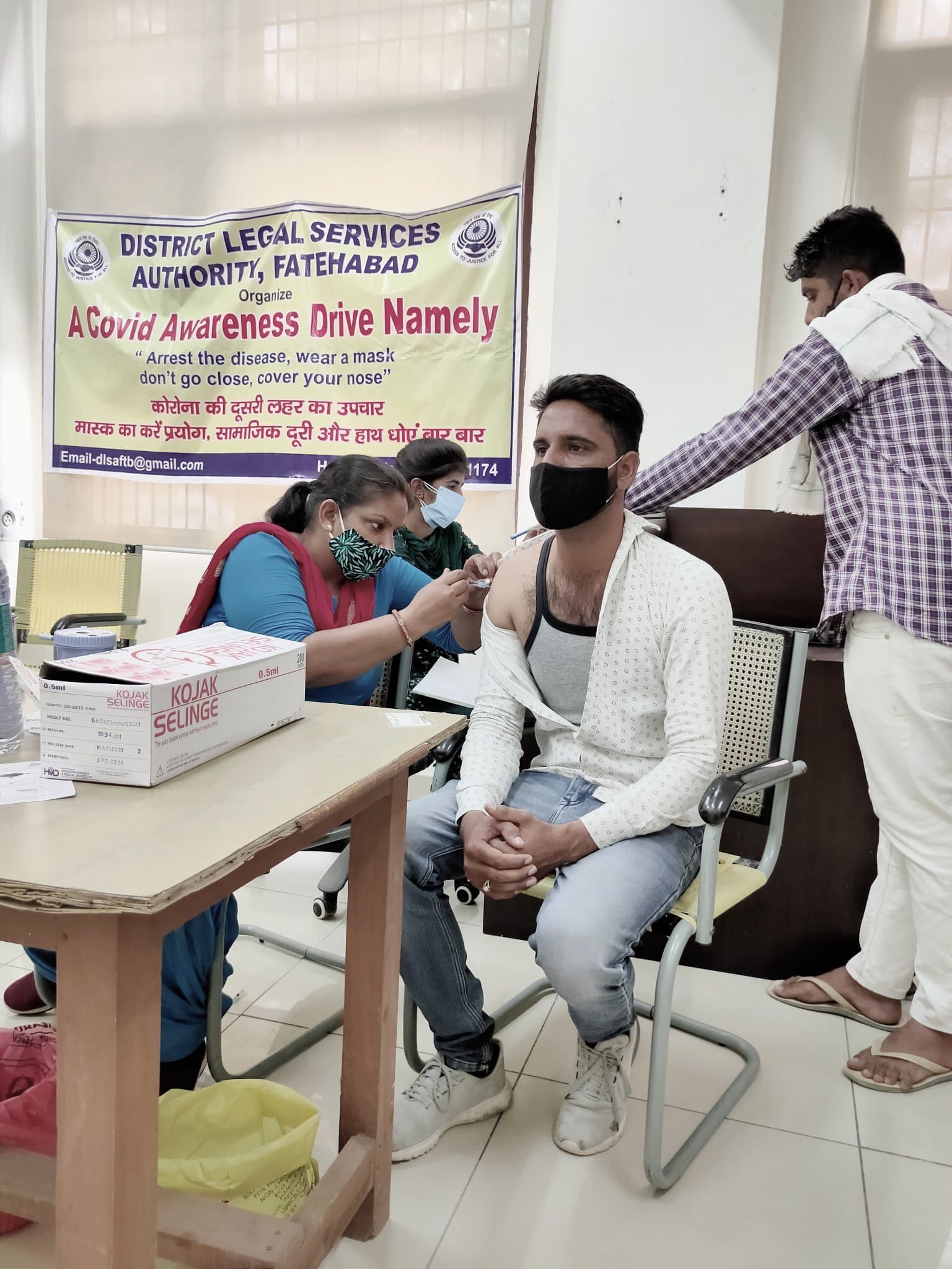 कोविशील्ड वैक्सीन ही लेना चाहते हैं विदेशों में पढ़ने वाले भारतीय छात्र, जानें क्या है वजह