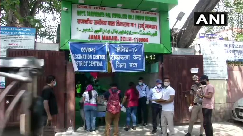 कोरोना संक्रमण के ठीक हो चुके लोग कितने दिनों बाद ले सकते हैं टीका, जानें यहां