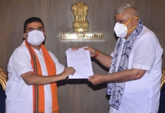 ममता के चहेते आलापन पर भ्रष्टाचार के आरोप, राज्यपाल से मिले नेता प्रतिपक्ष शुभेंदु अधिकारी, जांच करने की मांग