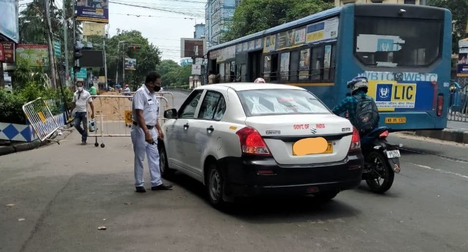 कोलकाता में देर रात दो गुटों में झड़प, फायरिंग में कांस्टेबल घायल, बदमाशों के टीएमसी से जुड़े होने का दावा