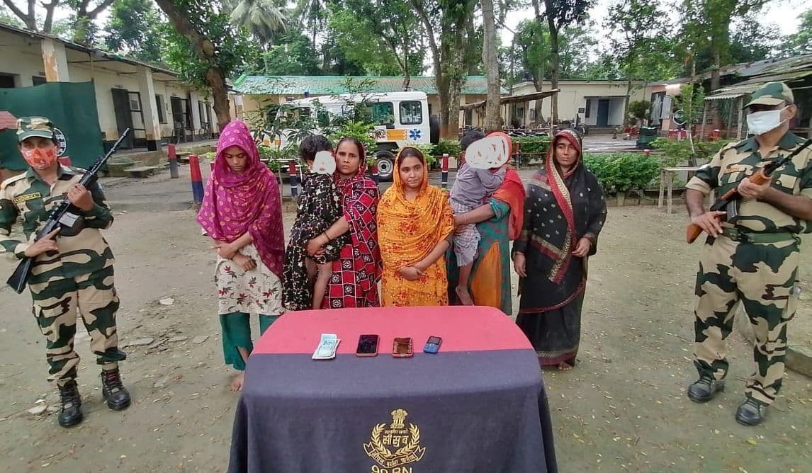 भारत-बांग्लादेश सीमा से 9 घुसपैठिए गिरफ्तार, बंगाल के रास्ते दूसरे शहरो‍ं में जाने की थी प्लानिंग