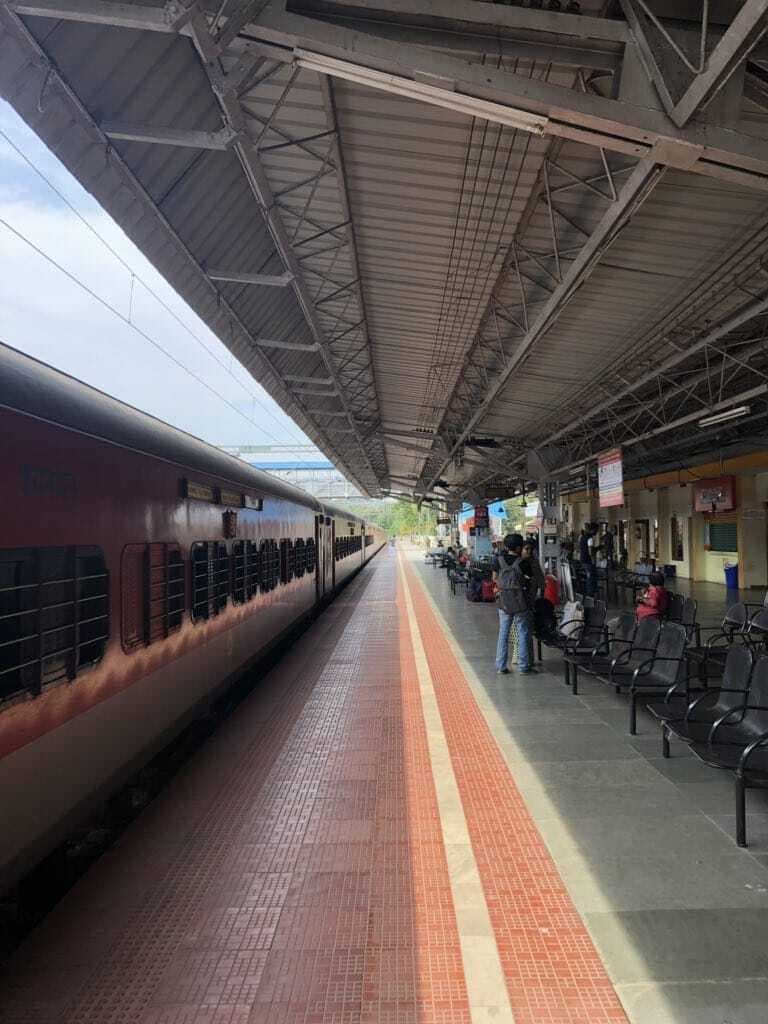Indian Railway News: बिहार-यूपी के इन ट्रेनों का परिचालन रद्द, Lockdown के बीच रेलवे का बड़ा फैसला, देखें List